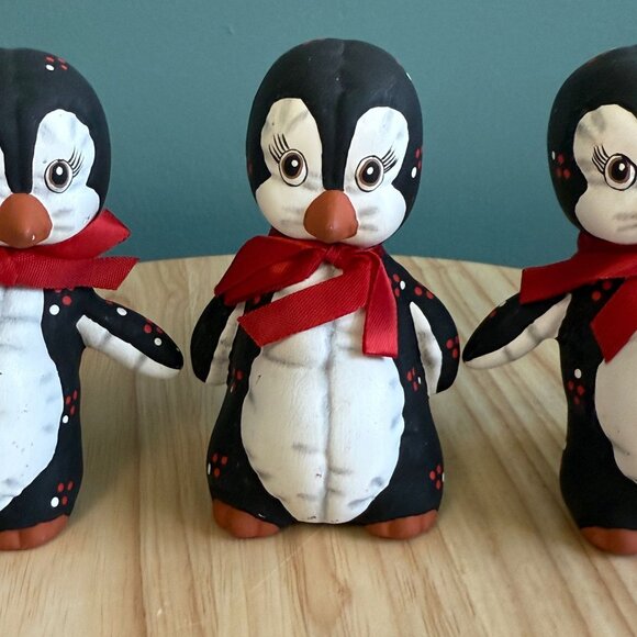 3 Vintage Handmade Penguin Figurines Christmas With Red Bow Ties - Picture 3 of 10